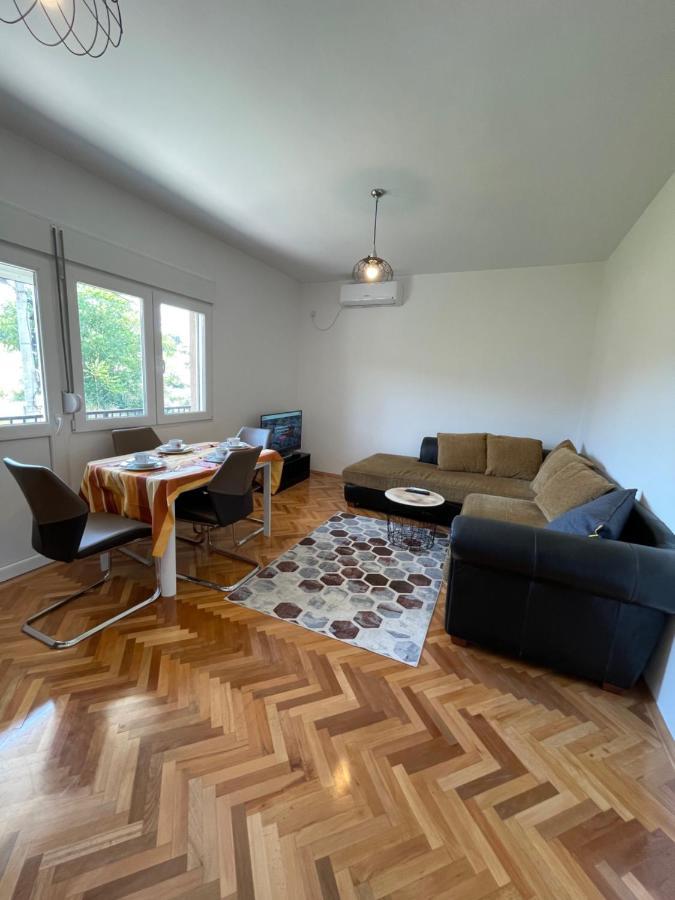Entire 1-Bedroom Apartment With Free Parking Podgorica Exterior foto