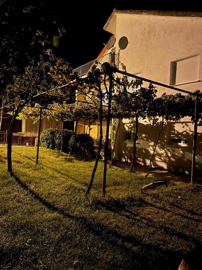 Entire 1-Bedroom Apartment With Free Parking Podgorica Exterior foto